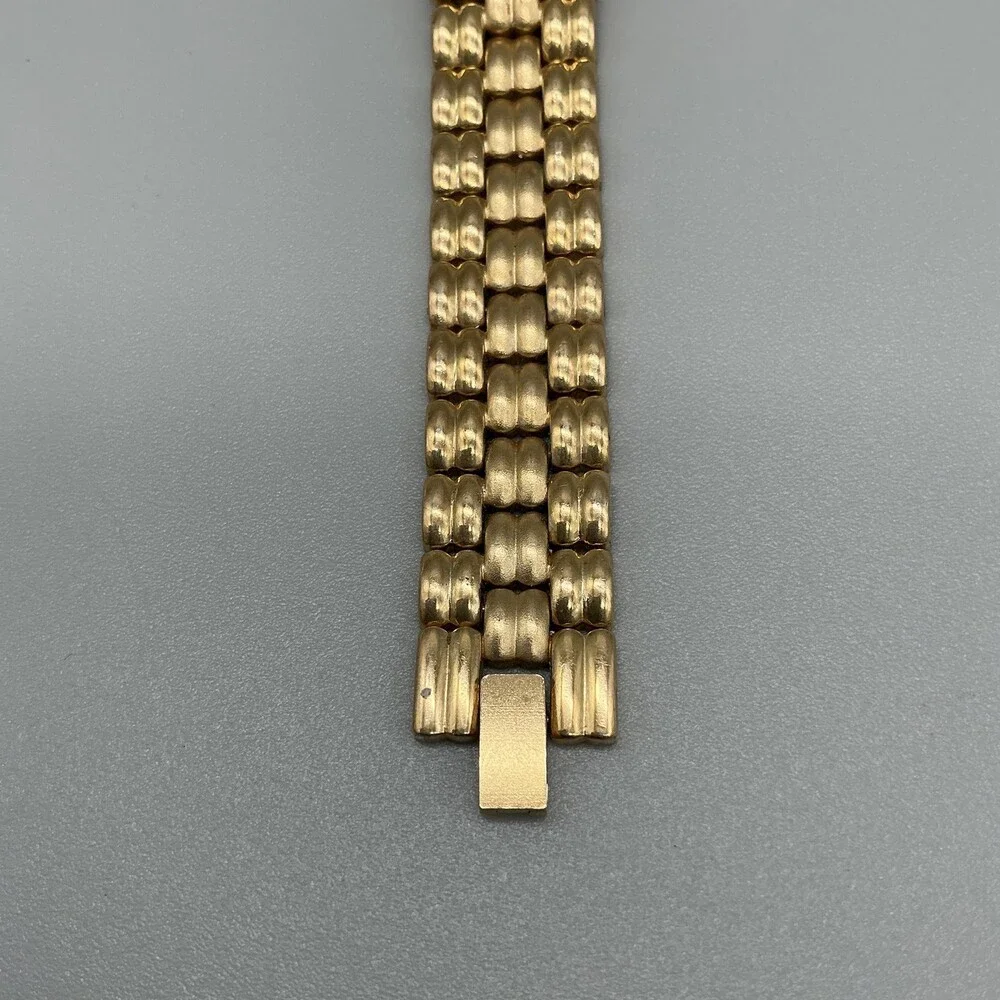 Vintage Elgin EM5253-017 Womens Watch 17mm Gold Tone Bracelet New Battery 7.25